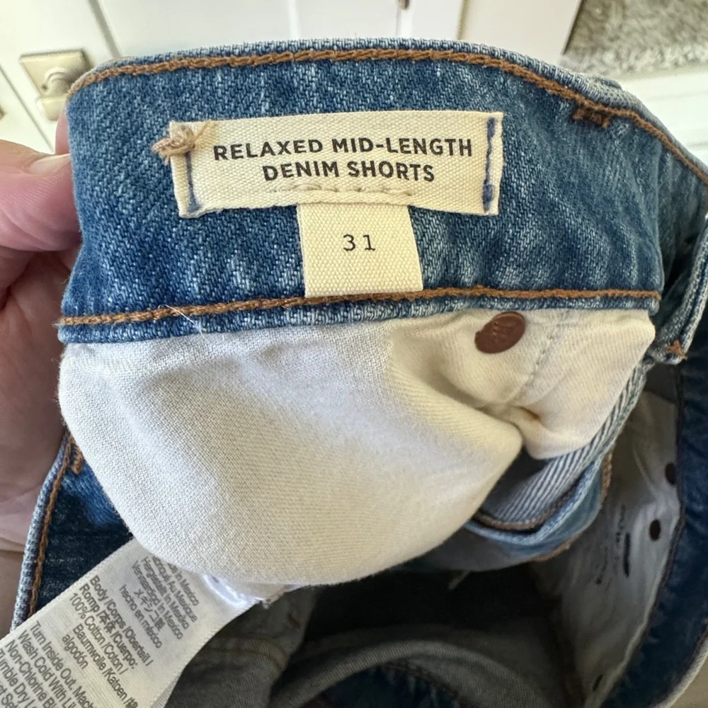 Madewell Relaxed Mid-Length Denim Shorts (31) - Picture 6 of 10